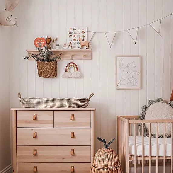 Autumns Corner - The Peg Rail Shelf