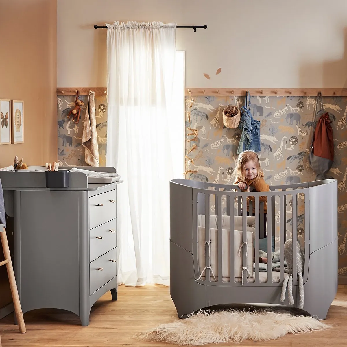 Leander Classic Dresser - Grey