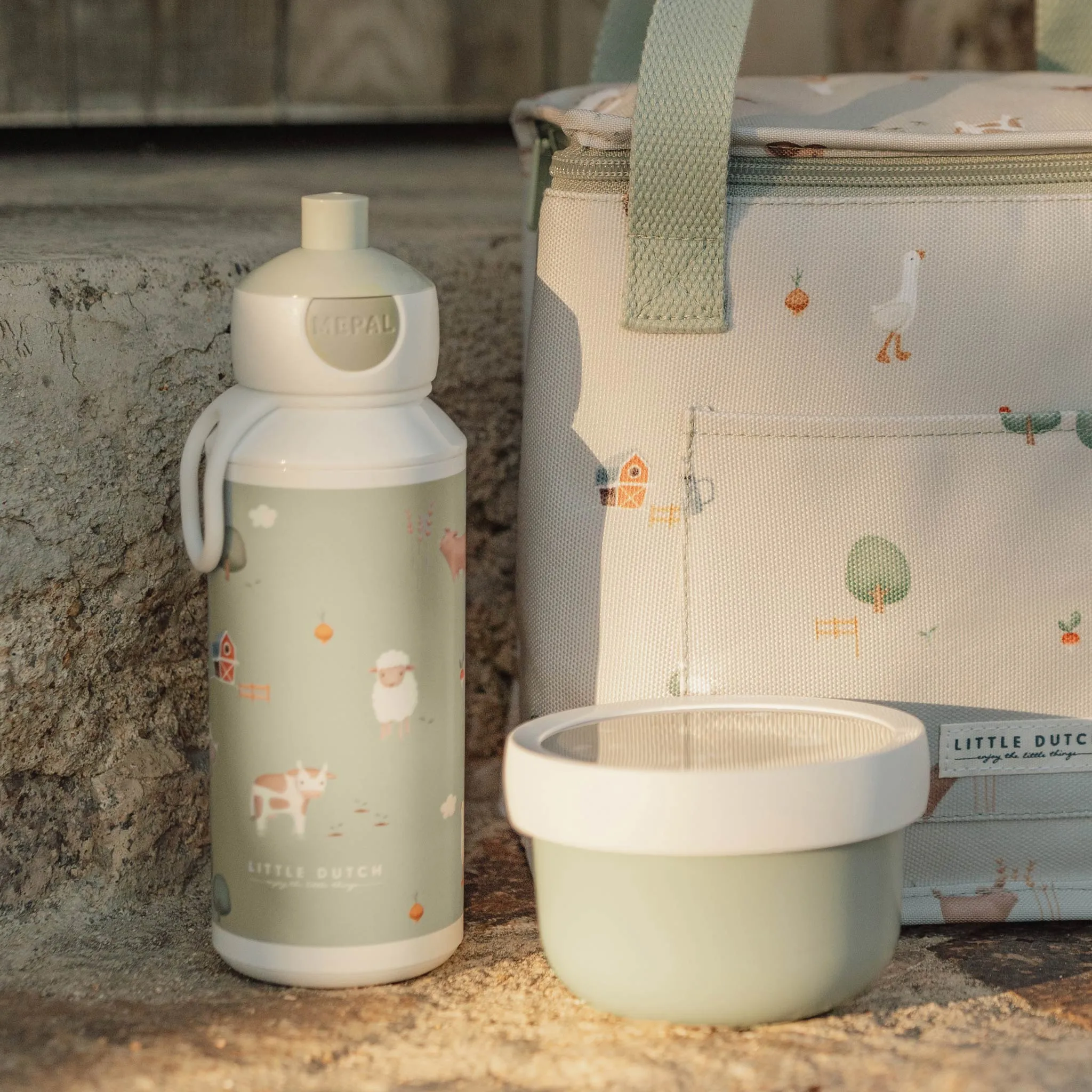 Little Dutch Drinking Bottle Pop-Up 400ml - Little Farm