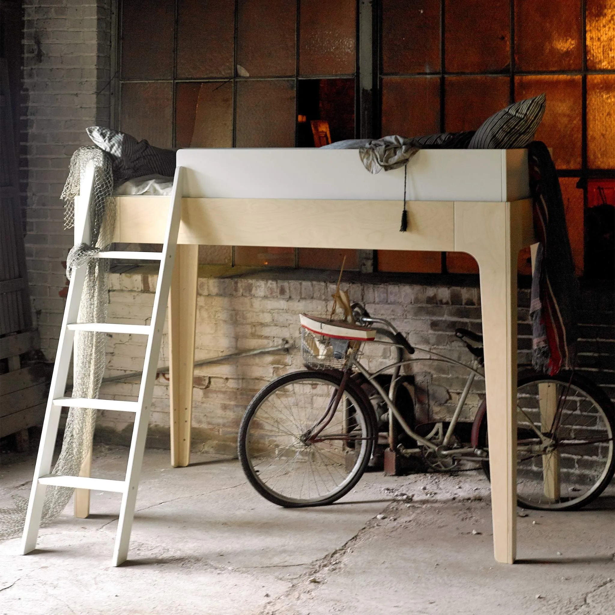 Oeuf NYC Perch Loft Bed - White/Birch