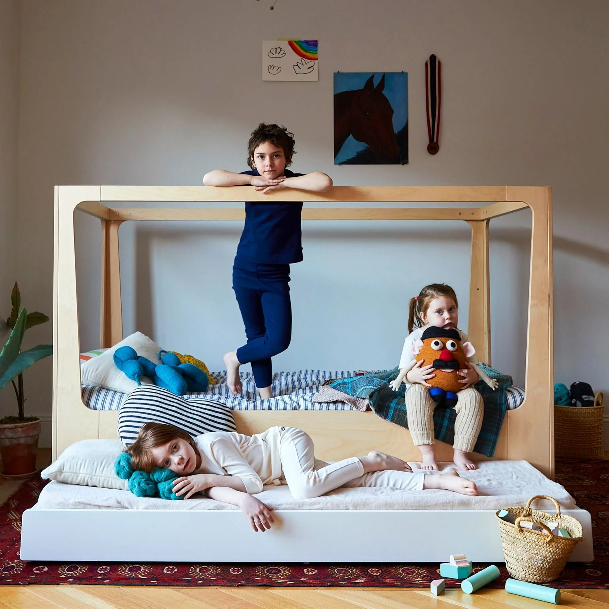 Oeuf NYC Perch Nest Bed - White/Birch