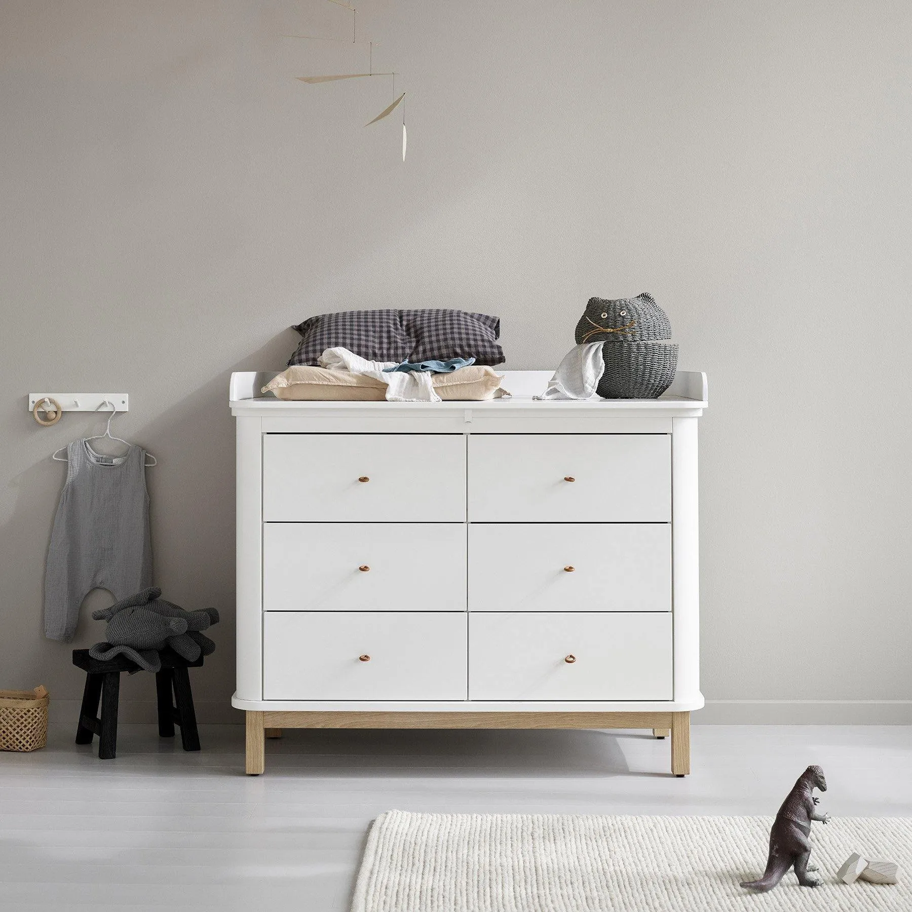 Oliver Furniture Wood 6 Drawer Nursery Dresser - White/Oak