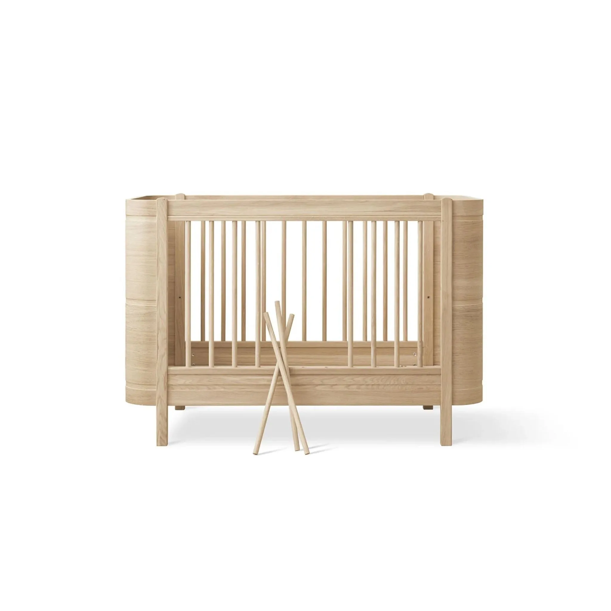 Oliver Furniture Wood Mini  Cot Bed Incl. Junior Kit - Oak (0-9years)