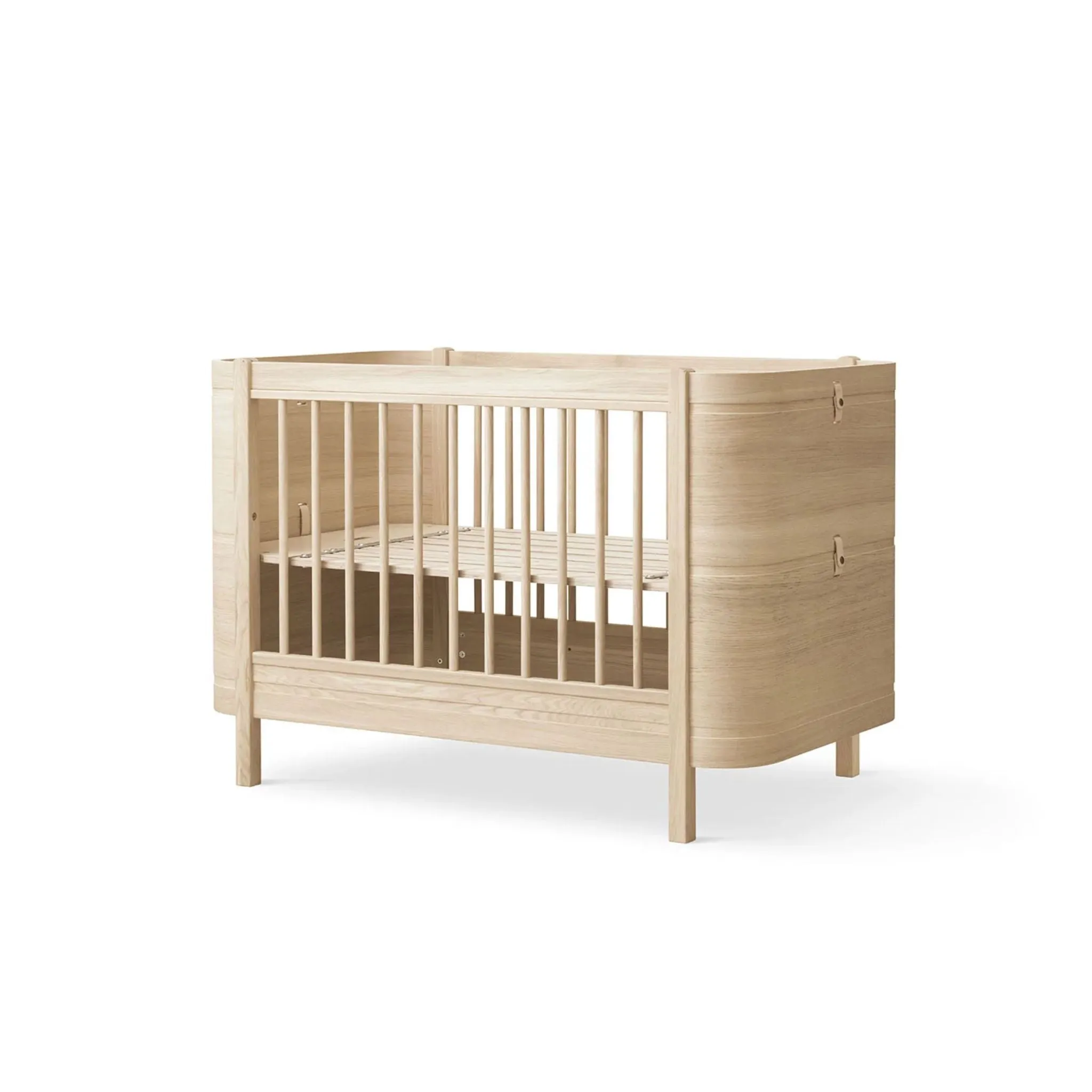 Oliver Furniture Wood Mini  Cot Bed Incl. Junior Kit - Oak (0-9years)