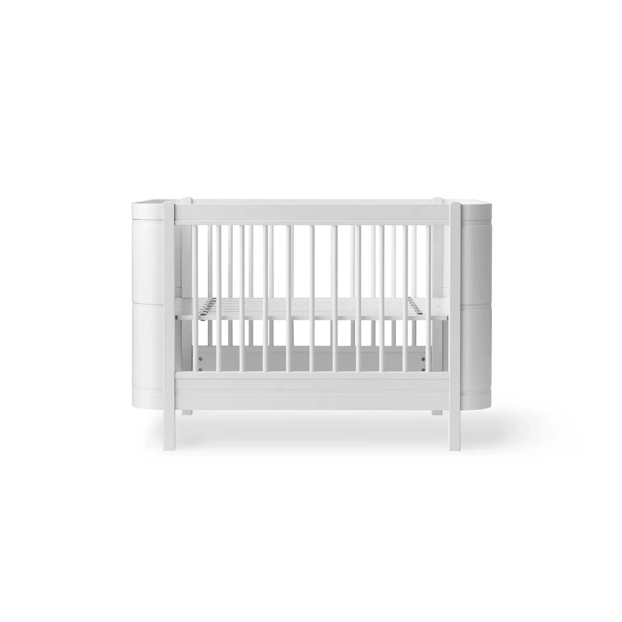 Oliver Furniture Wood Mini  Cot Bed Incl. Junior Kit - White (0-9 Years)