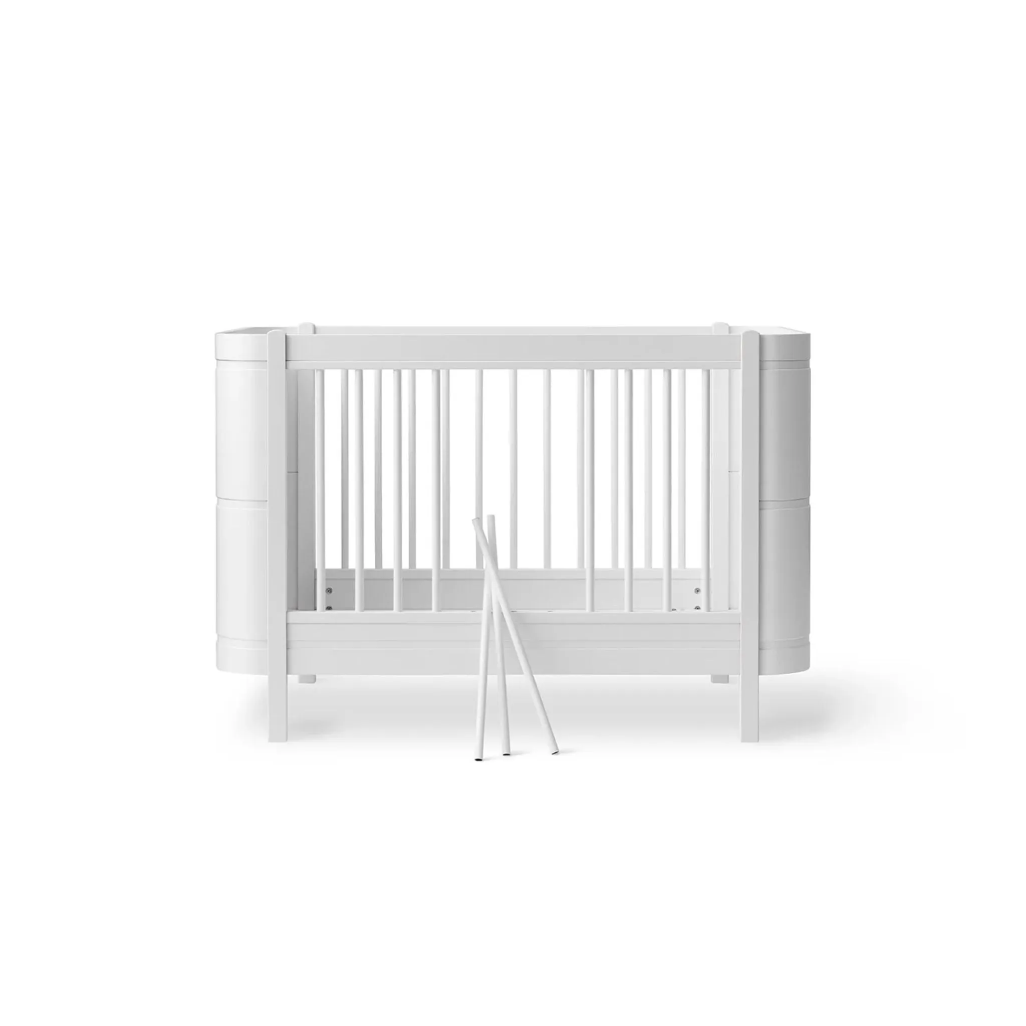 Oliver Furniture Wood Mini  Cot Bed Incl. Junior Kit - White (0-9 Years)