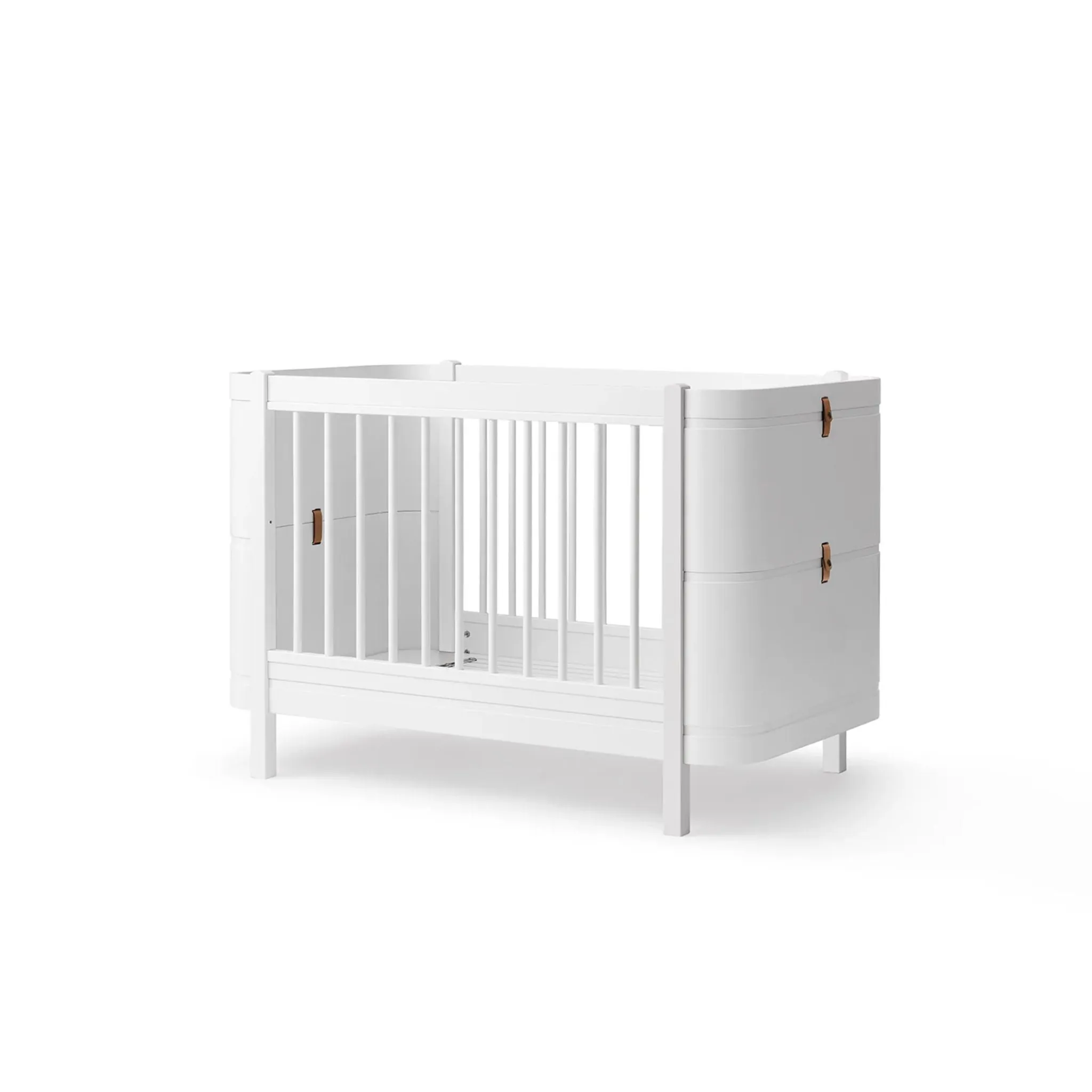 Oliver Furniture Wood Mini  Cot Bed Incl. Junior Kit - White (0-9 Years)