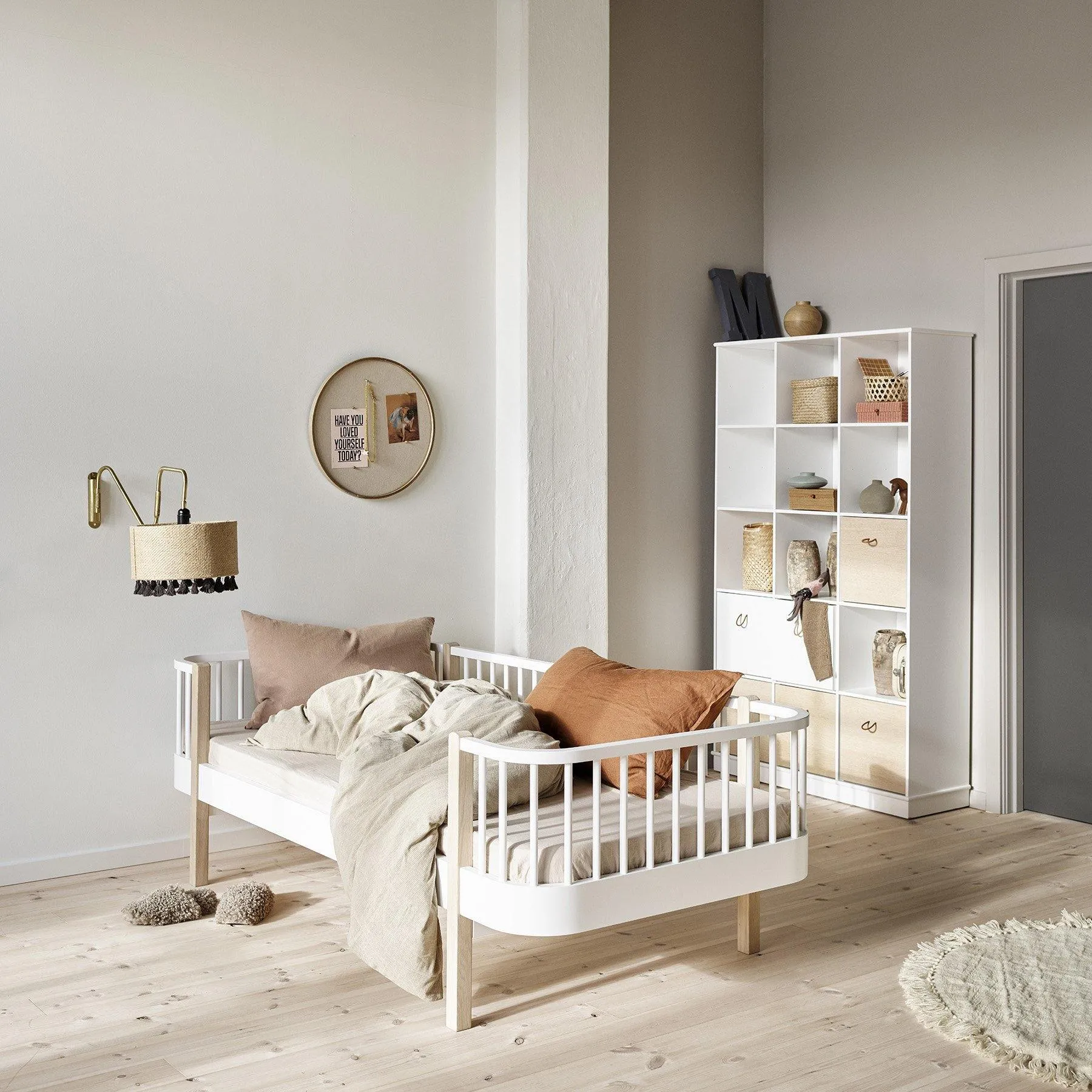 Oliver Furniture Wood Original Day Bed - White/Oak