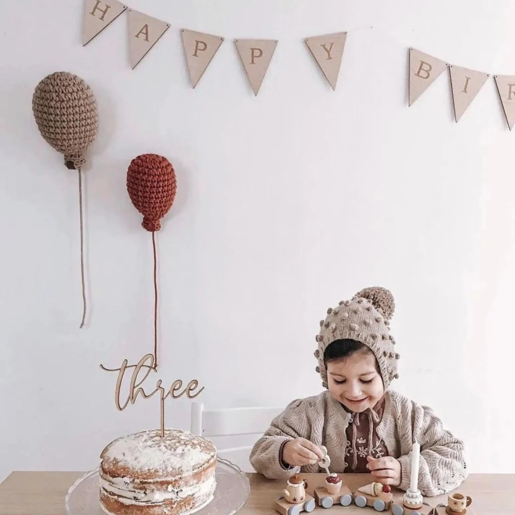 Zuri House Crochet Balloon - Beige