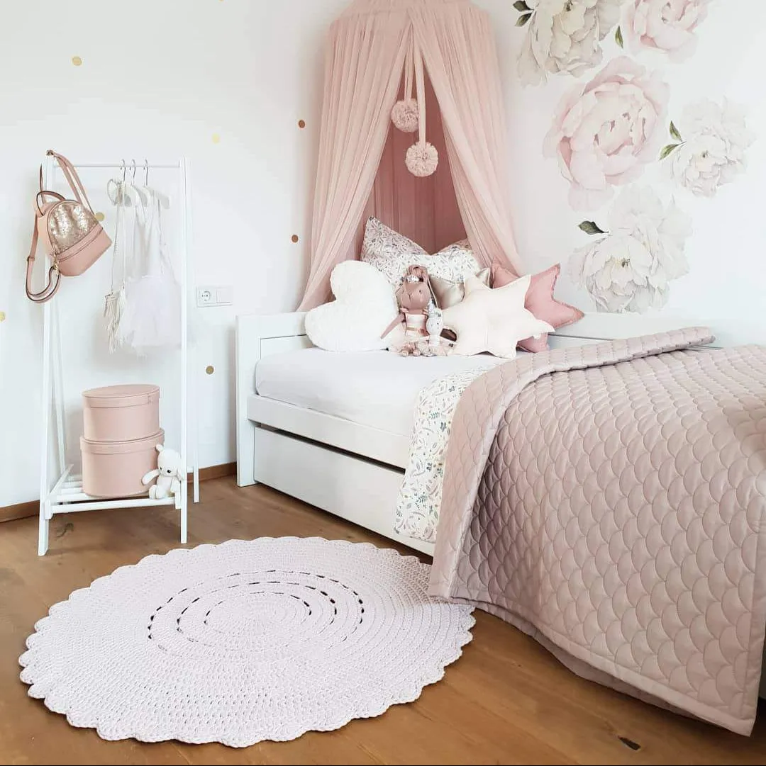 Zuri House Crochet Doily Rug - Pale Pink