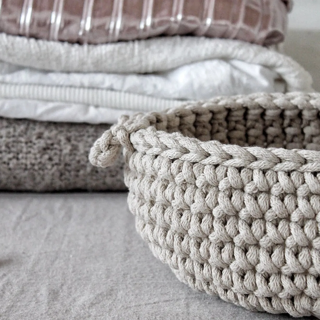 Zuri House Small Flat Basket - Oatmeal