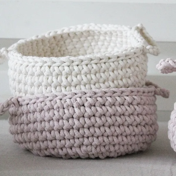 Zuri House Small Flat Basket - Pale Pink